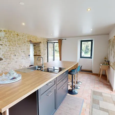 Дом отдыха Les Grands Ormeaux - Elegance & Piscine Chauffee - L'instant Clef