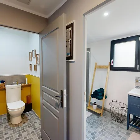 Les Grands Ormeaux - Elegance & Piscine Chauffee 펜션 *