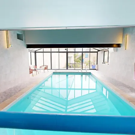 Les Grands Ormeaux - Elegance & Piscine Chauffee *