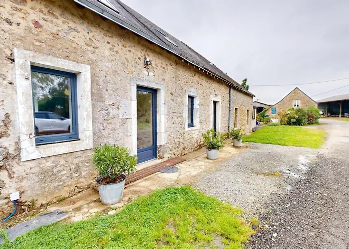 Les Grands Ormeaux - Elegance & Piscine Chauffee 펜션