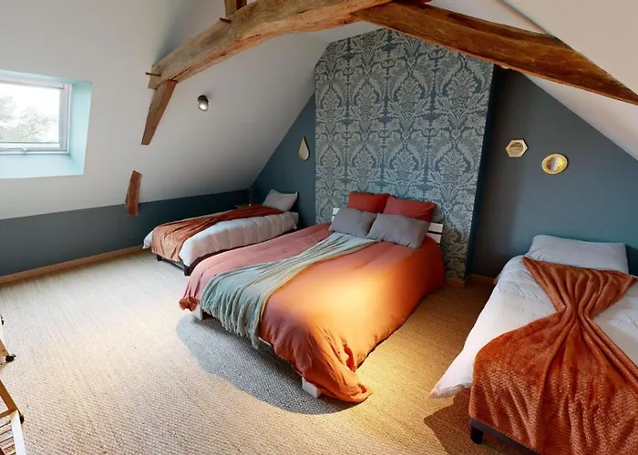 Les Grands Ormeaux - Elegance & Piscine Chauffee 펜션 *