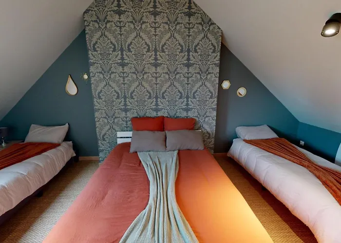 Les Grands Ormeaux - Elegance & Piscine Chauffee 펜션